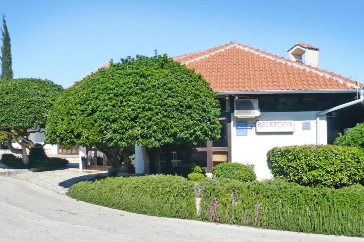 Belvilla Apartments In Holiday Resort Jezera Village, Island Murter Tisno Exteriör bild